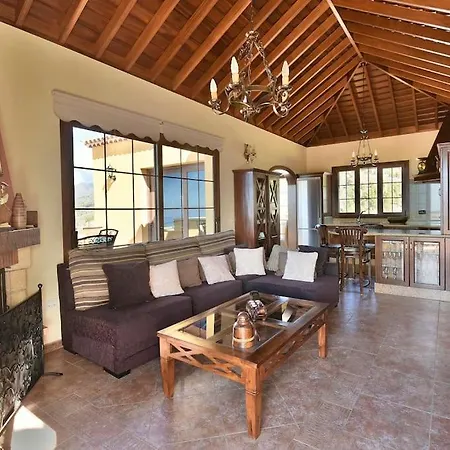Holiday home Casa Duque - Vistas, Jacuzzi, Sauna Y Piscina El Paso